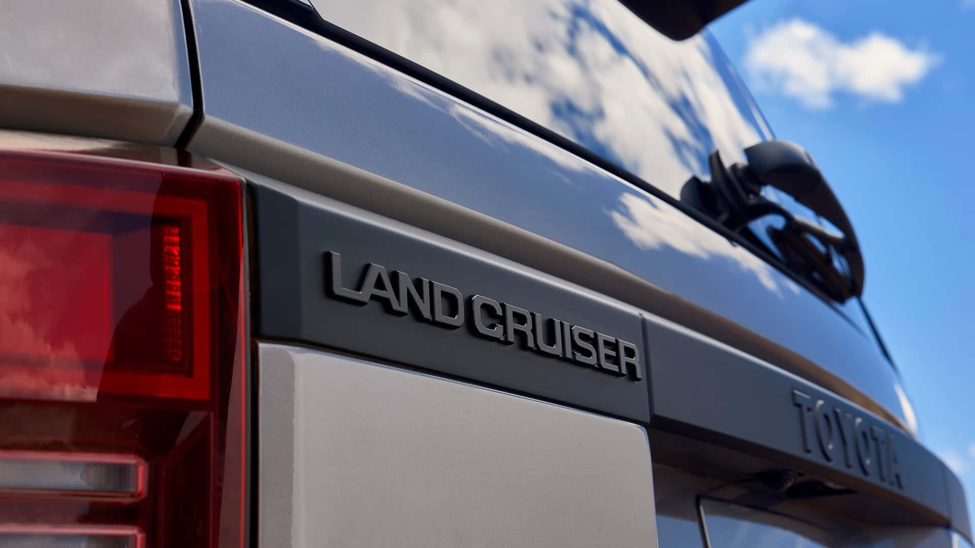 2025 Land Cruiser 2024 Toyota Land Cruiser World Premiere! 🤩 Specs, Wallpapers, Videos, Pricing Starts Mid-$50k 2024-toyota-land-cruiser-exterior-badging (2)